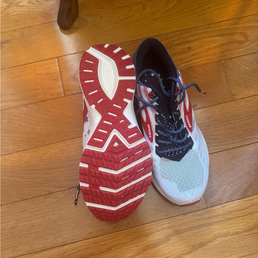 Brooks White Running Shoes with Red & Navy Star-Striped Accents - Picture 3 of 4